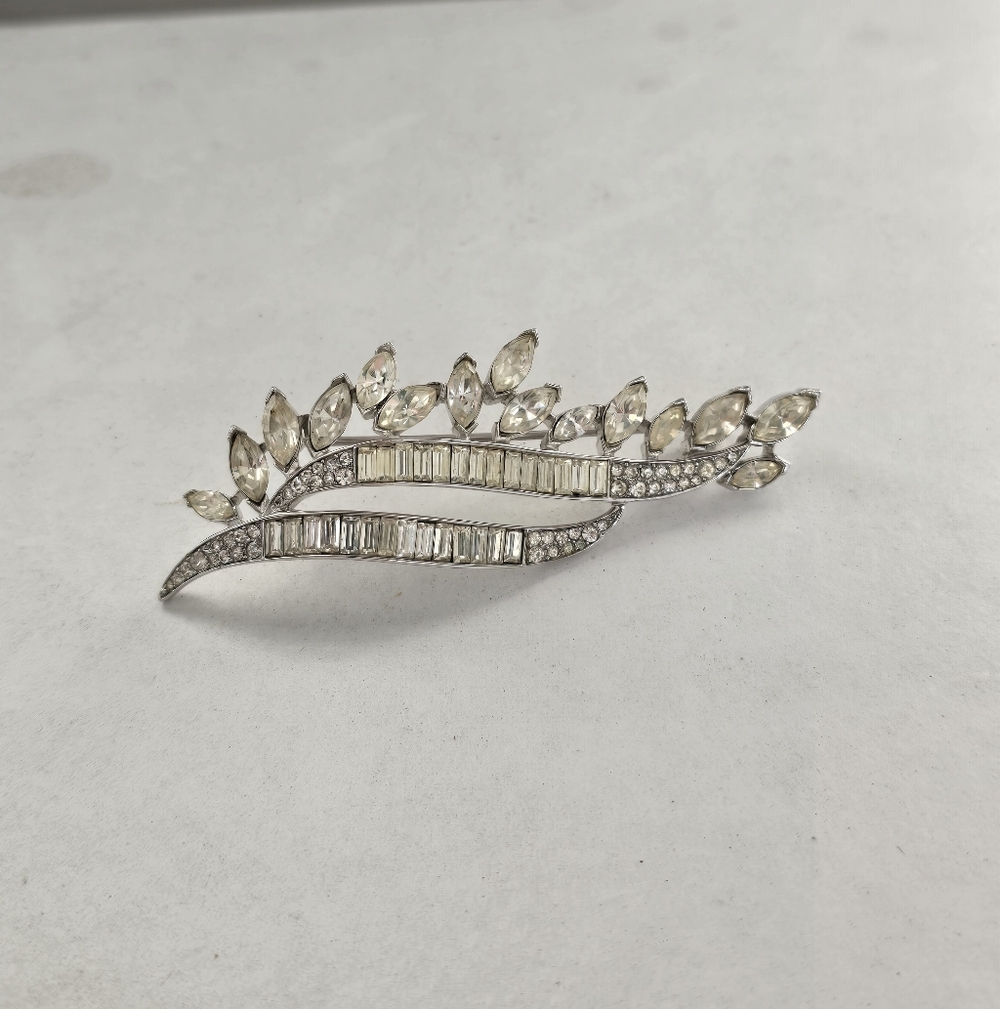 Trifari Baguette & Pavé Rhinestone Brooch – Vintage Costume Jewelry 